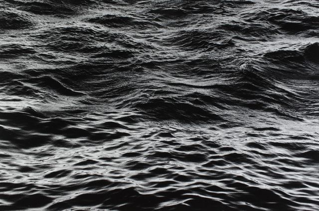 リコー画廊でドブ川、波を撮影する森永純の世界展 | 銀座新聞ニュース
