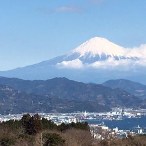 富士山は世界遺産に登録されました。日本人女性がんばりましょう！