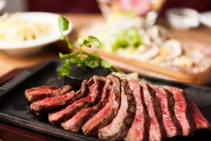 9月10日に開店した「肉バル Gori'sキッチン新橋店」の京の肉のステーキ。